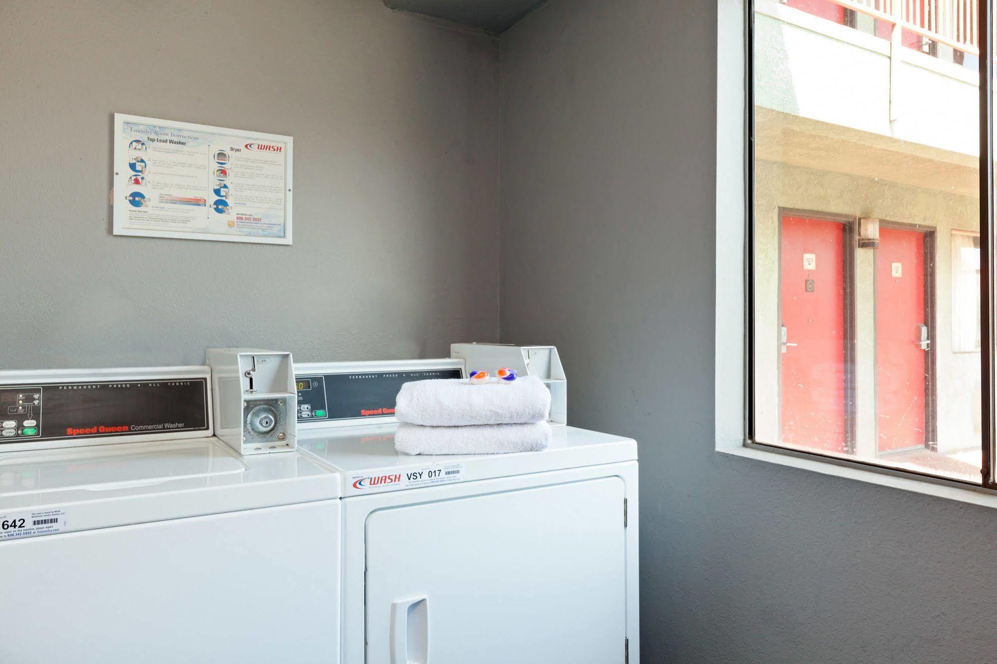 America'S Best Value Inn & Suites Bakersfield Central Εξωτερικό φωτογραφία