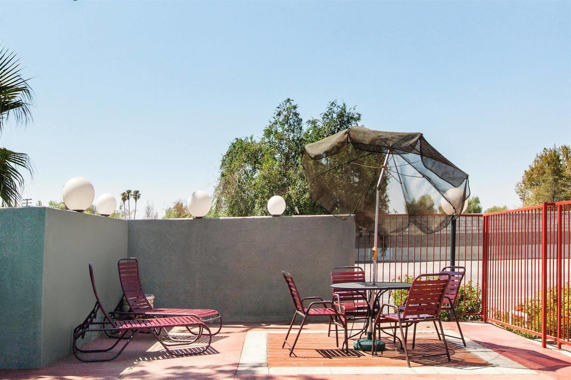 America'S Best Value Inn & Suites Bakersfield Central Εξωτερικό φωτογραφία